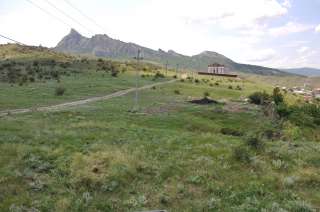 Земельный участок общей площадью в 999 кв. м.