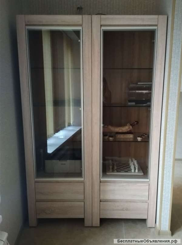 Шкаф с полками