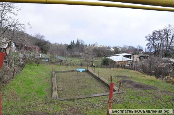 Алушта с. Кипарисное продам участок 3.5сот.на участке есть фундамент.