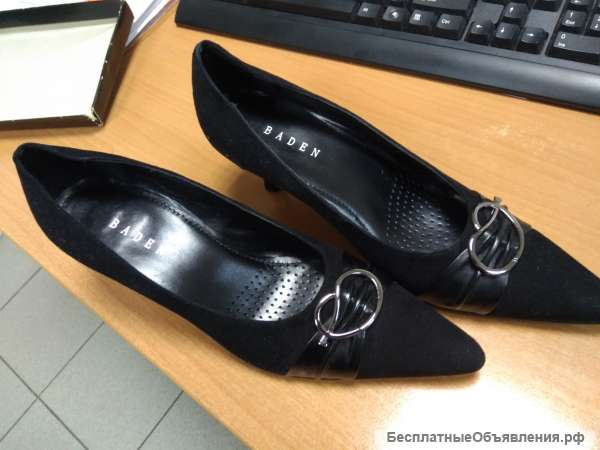 Модельные замшевые черные туфли