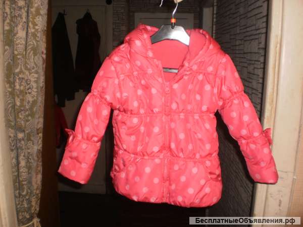 Симпатичная осенняя курточка для девочки 104 см
