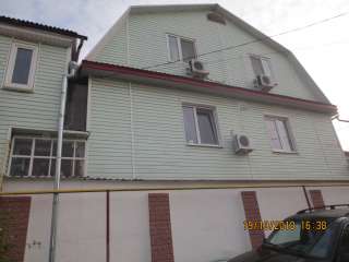 Дом с земельным участком общей площадью в 745 кв.м.