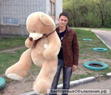 Плюшевый мишка ростом 1 метр 40 см