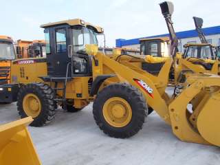 Фронтальный погрузчик XCMG LW300FN ковш, лесо захват