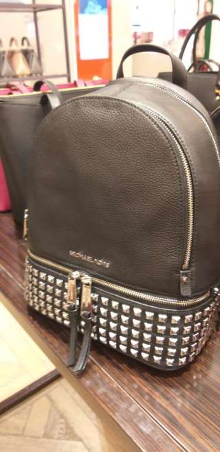 Кожаный рюкзак оригинал Rhea Zip с заклепками