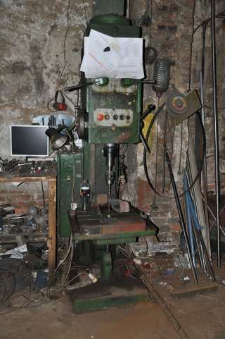 Вертикально-сверлильный станок, б/у, в рабочем состоянии