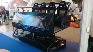Аттракцион VR Cinema 9D. Подвижная платформа. Очки виртуальной реальности.