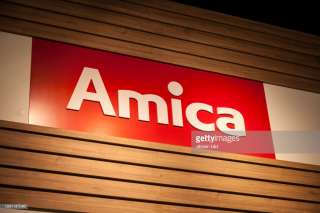 Работник на завод Amica Vronki в Польшу