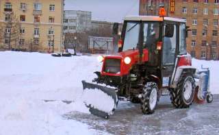 Заказ трактора МТЗ с щеткой для чистки снега