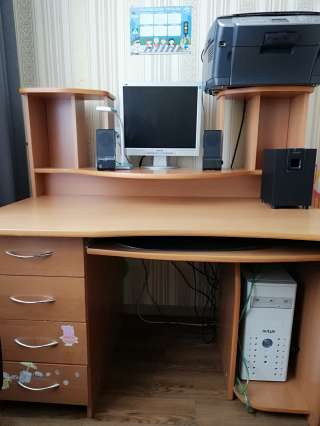 Компьютерный стол