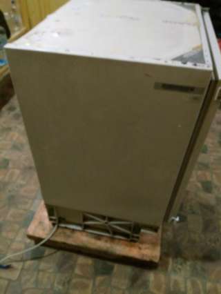 Морозильник встраиваемый ELECTROLUX EUU 1170