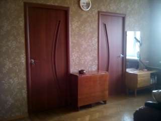 Сдаю 1 изолированную комнату 12м2 ((с лоджией) в 4-х комн. кв-ре.