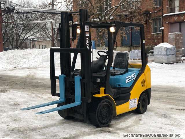 Бензиновый погрузчик бу Komatsu fg25
