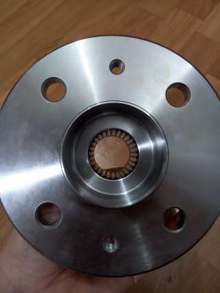 Ступица передняя Kia SPECTRA, SEPHIA II, SHUMA II, MENTOR II новая со шпильками