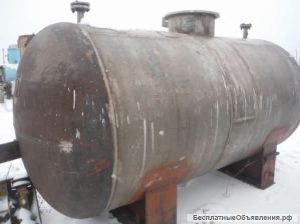 Емкость нержавеющая, объем — 6 куб.м., горизонтальная, толстостеннная