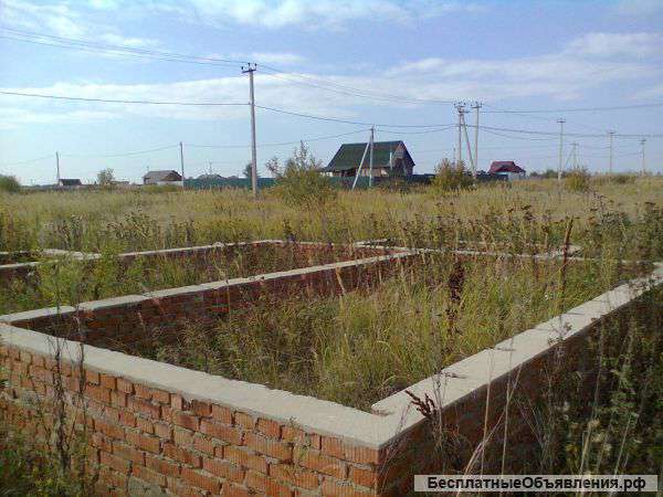 Участок 13,5 соток с фундаментом под дом. Недорого.
