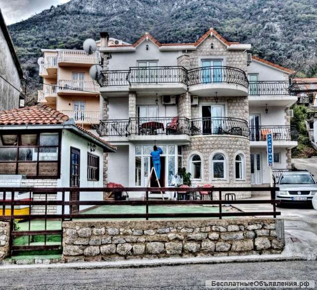 Дом общей площадью 300 м2 + 16 м2, земля - 393 м2, вблизи моря, Столив, Котор, Черногория