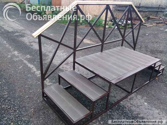 Крылечко, имеющее входы с разных сторон