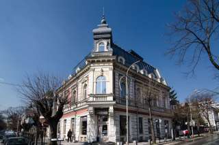 Бизнес здание с рестораном Ди Вайн Варна, Болгария