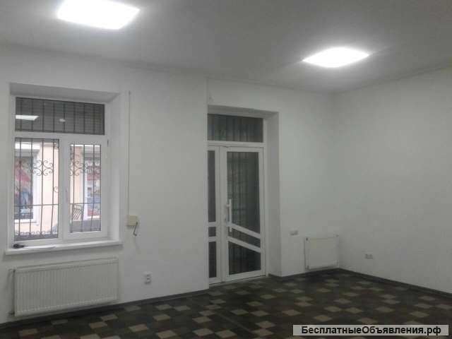 Сдается помещение в центре Симферополя 38 м2 под офис, представительство, салон красоты или студию