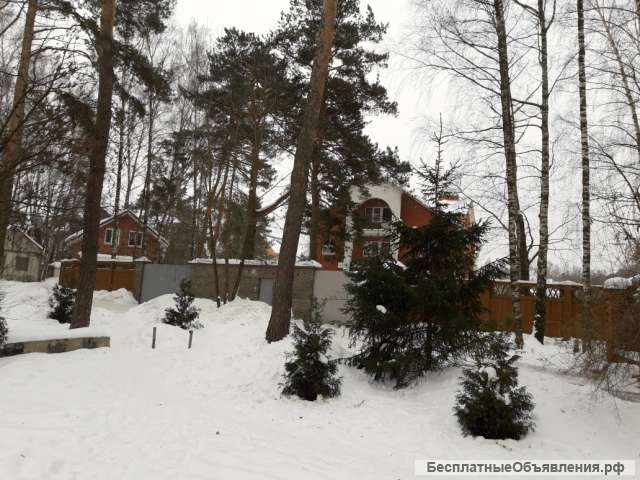 Дом у Москва реки в Жуковке