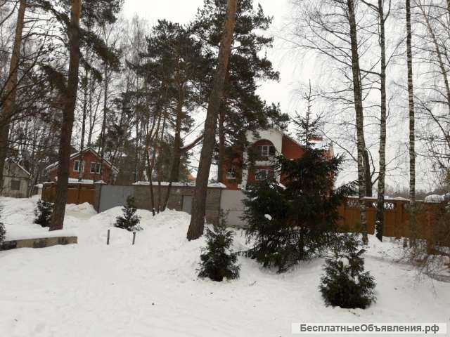 Дом у Москва реки в Жуковке