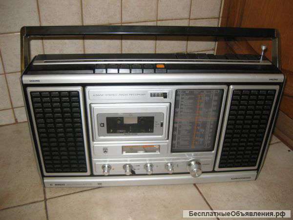 Магнитола " Grundig - C8800 ". Германия .