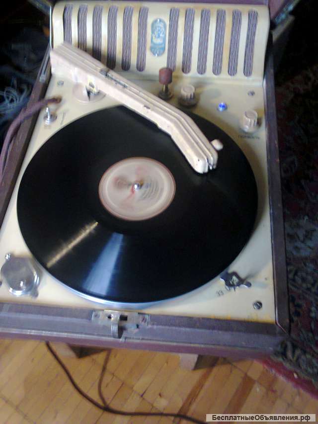 Куплю проигрыватель пластинок, электрофон, радиограммофон