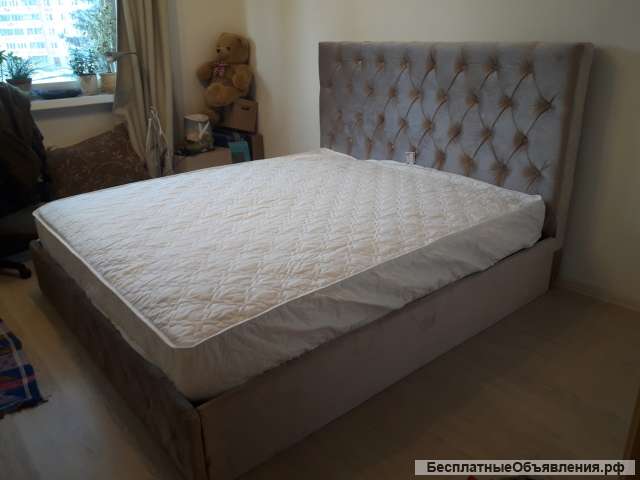 Мягкие кровати в каретной стяжке