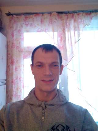 Клею обои и демонтажные работы