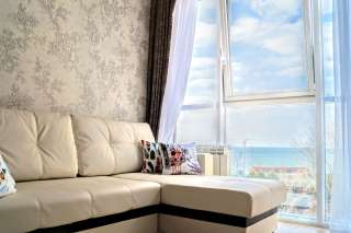 Квартира с красивым видом на море. Море 100 метров. Современный новый ремонт.