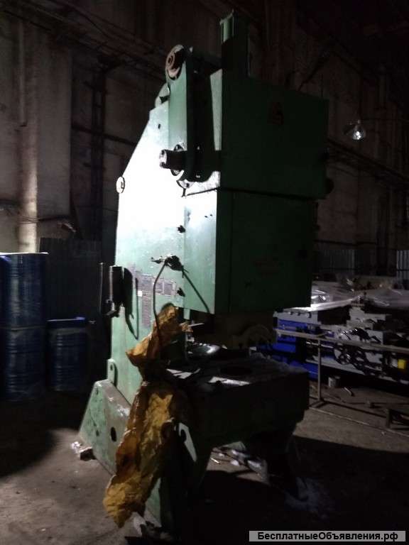 Кривошипный пресс КД2330
