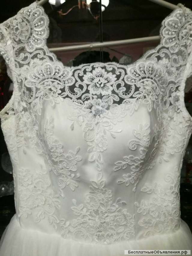 Новое бальное платье