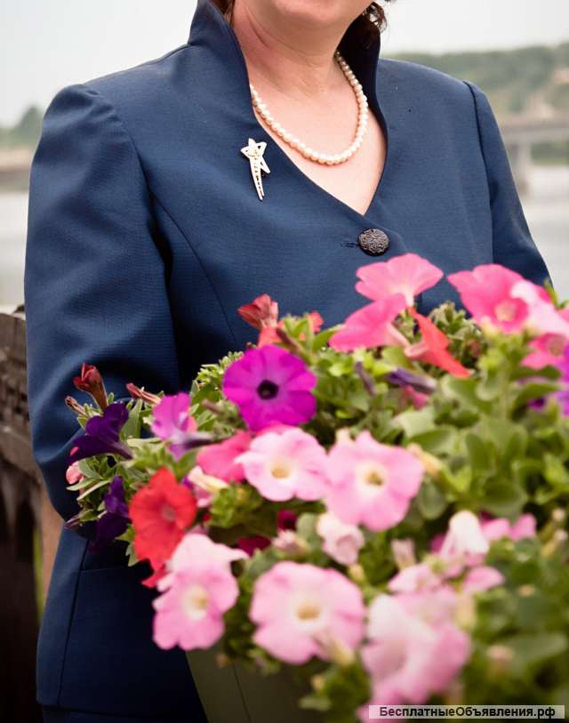 Костюм деловой. Размер 44-46. Цвет синий