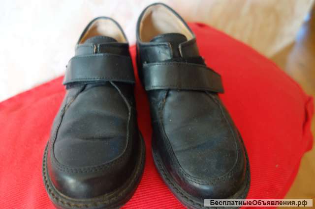 Чёрные туфли для мальчика от BUTHLY International