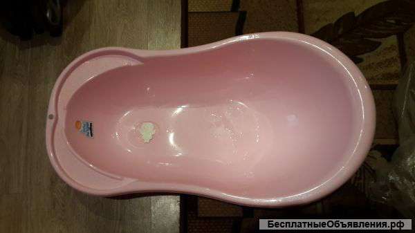 Детская ванночка и пеленальный столик