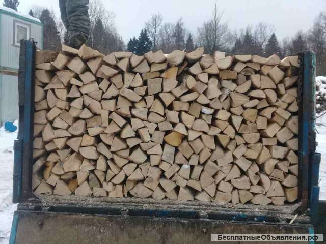 Хвойные дрова расколотые