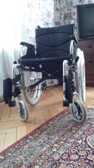 Новую инвалидную коляску