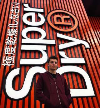 Продавец в магазин Superdry ТЦ Фантастика