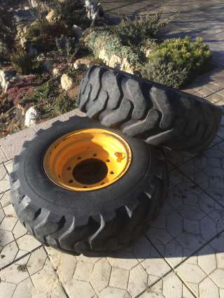 Шина с диском 12.5/80-18