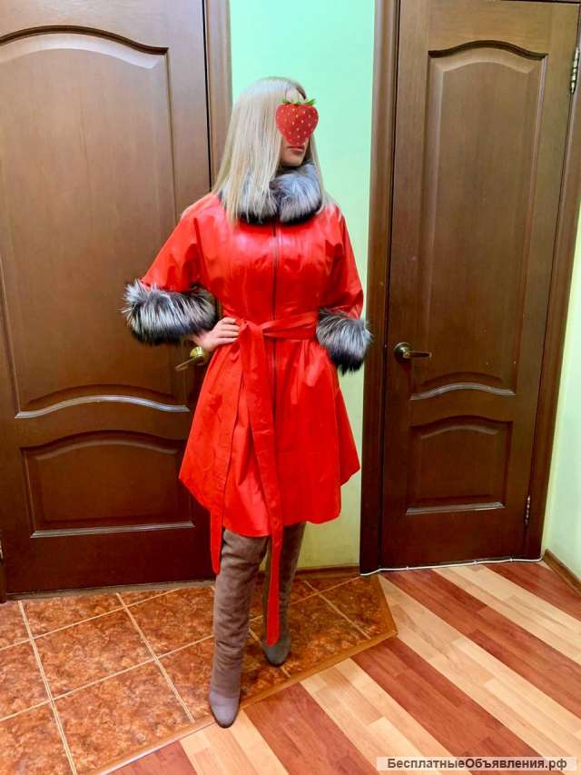 Кожаный плащ