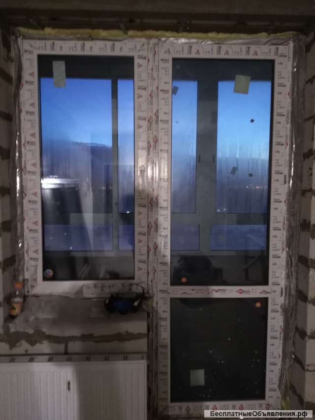 Окно и дверь на балкон