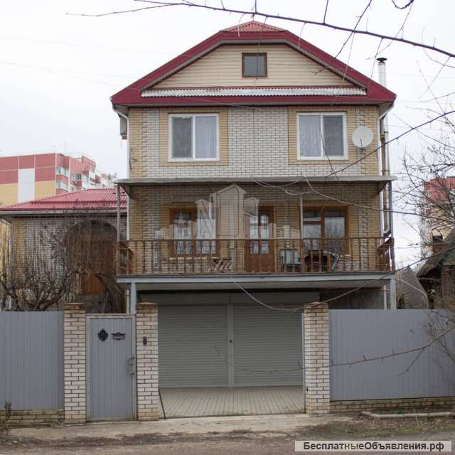Дом 3 этажа, 230 м2, 10 соток