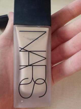 NARS тональный крем Оттенок Siberia
