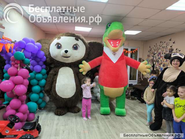 Поздравление от надувных и ростовых кукол