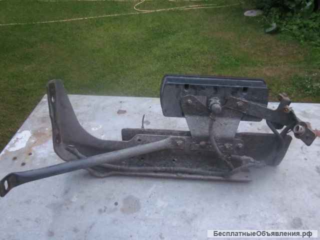 Фонарь задний левый, б/у, в сборе с кронштейном для грузовых автомобилей Mercedes Atego