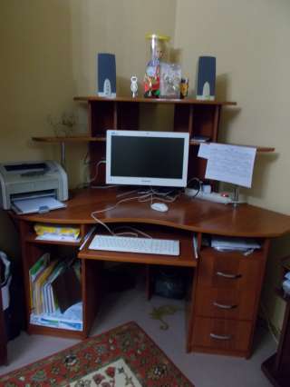 Компьютерный стол угловой