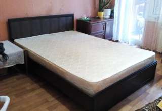 Отдам даром с самовывозом новую двухспальную кровать с матрацом
