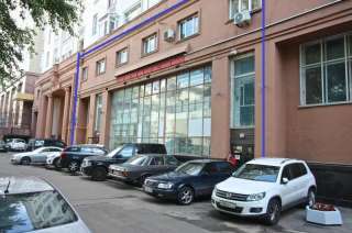 Торговой площади 420 кв.м. на 1 линии, рядом с метро Бауманская.