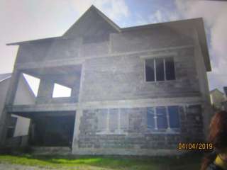 Дом с черновой отделкой в Сочи